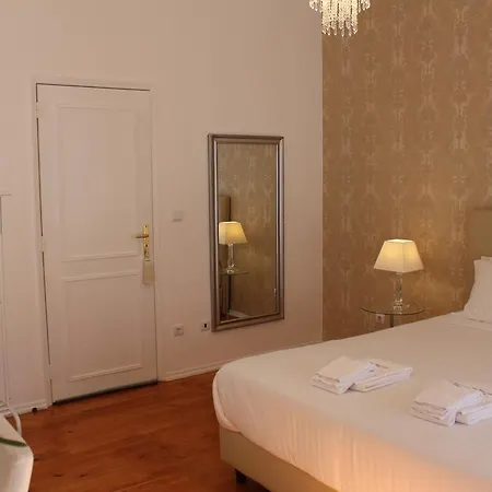 스카이 로프트 - *